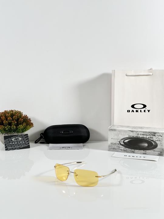 Oakley_0221_Gold_Yellow