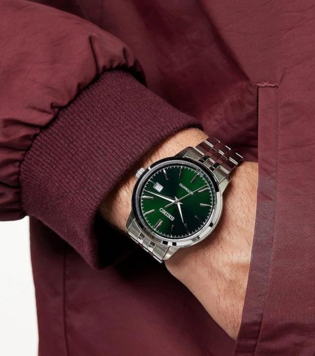 SEIKO 5 quartz WATCH Green 014