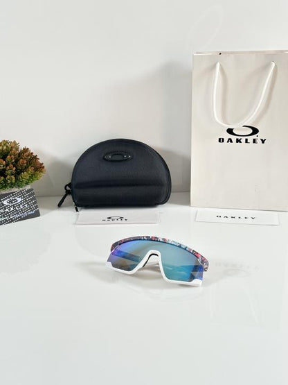 Oakley_9280_White_Aqua