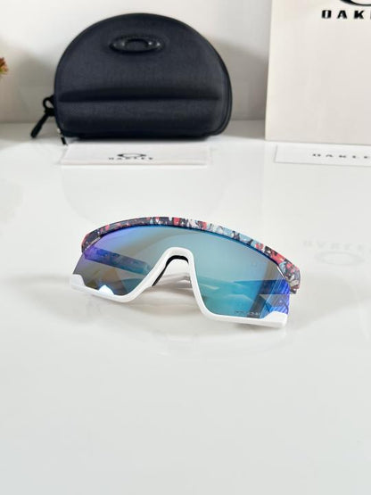 Oakley_9280_White_Aqua