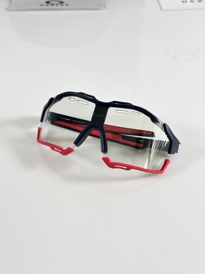 Oakley_8241_Blue_Red_Day