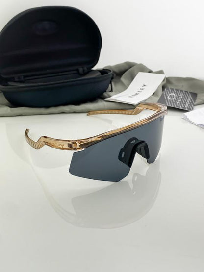 Oakley_Brown_black_